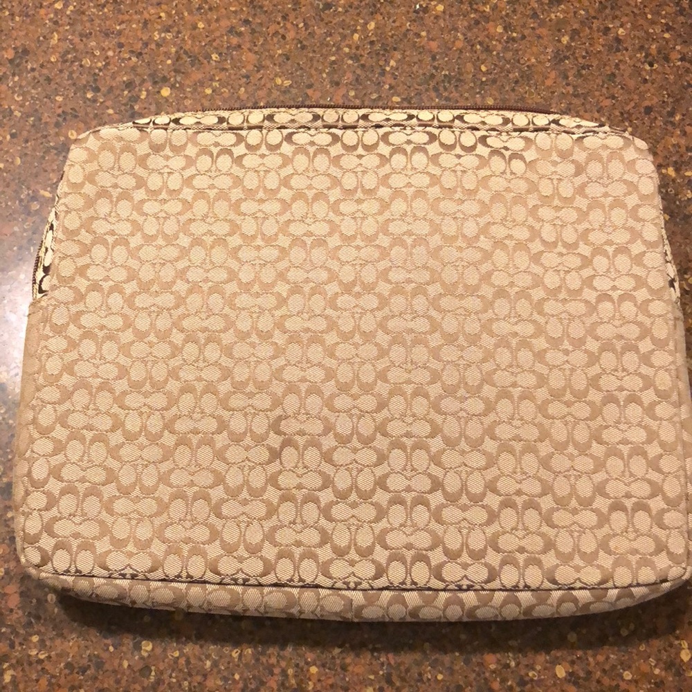 Computer Case - image 3